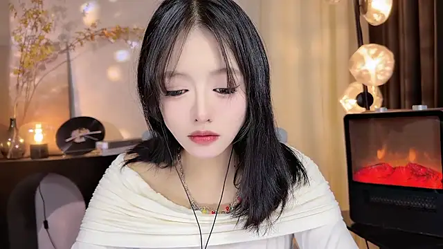 xiaodaibabyy online show from 01/02/25, 12:46