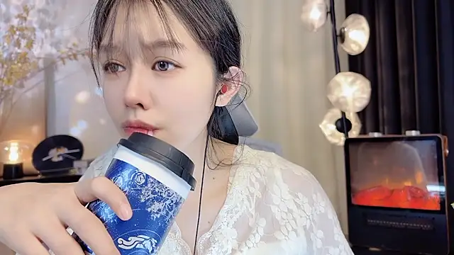 xiaodaibabyy online show from 01/12/25, 01:37