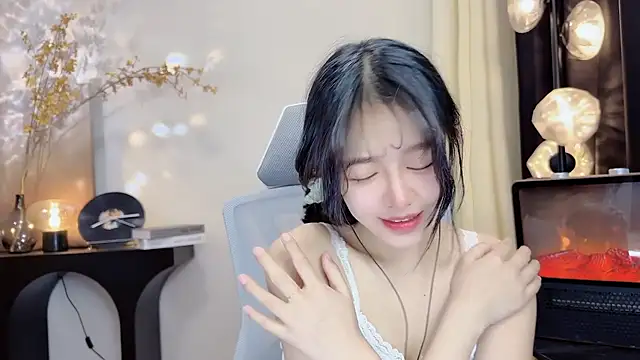 xiaodaibabyy online show from 01/13/25, 03:47