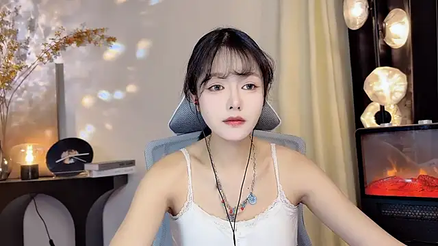 xiaodaibabyy online show from 02/02/25, 01:19