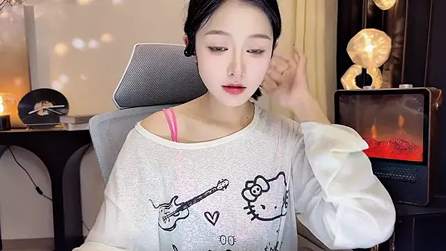 xiaodaibabyy online show from 02/11/25, 04:56