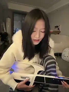 xiaodaibabyy online show from 02/21/25, 01:55