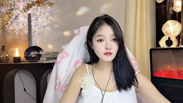 xiaodaibabyy online show from 02/25/25, 04:21