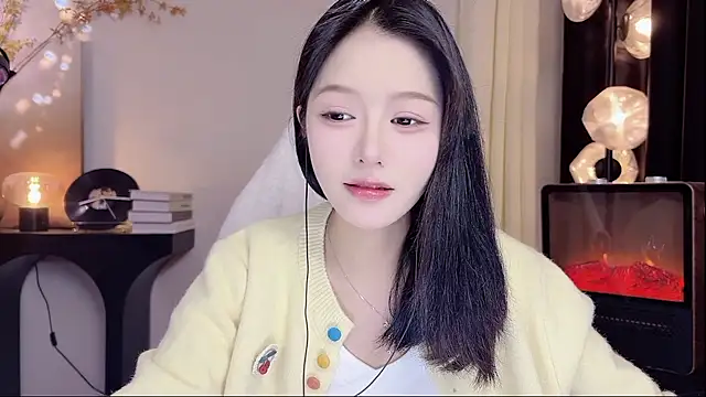 xiaodaibabyy online show from 03/06/25, 01:14