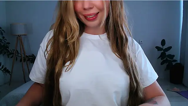 NaughtyNylonFeet online show from 03/05/25, 08:54