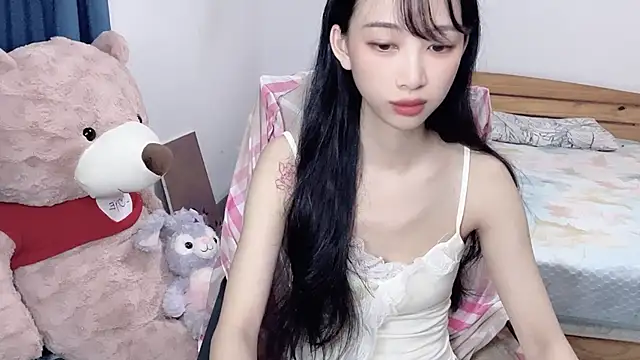Snapshot of Lili-2 chatting on 09/20/25, 03:02 Lili-2 online show from 09/20/25, 03:02