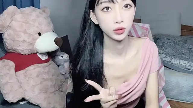 Snapshot of Lili-2 chatting on 09/27/25, 05:29 Lili-2 online show from 09/27/25, 05:29