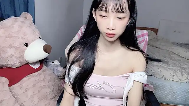 Snapshot of Lili-2 chatting on 09/30/25, 02:55 Lili-2 online show from 09/30/25, 02:55