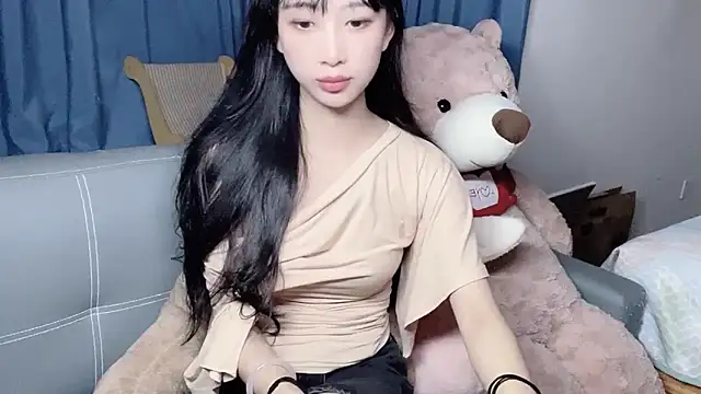 Snapshot of Lili-2 chatting on 10/14/25, 12:28 Lili-2 online show from 10/14/25, 12:28