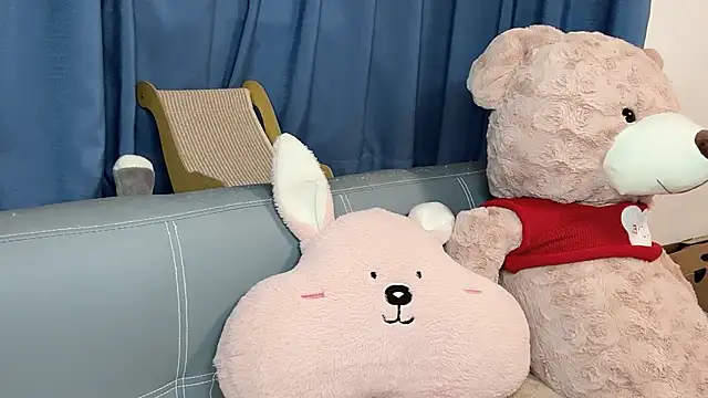 Snapshot of Lili-2 chatting on 10/21/25, 05:46 Lili-2 online show from 10/21/25, 05:46