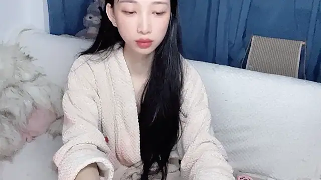 Snapshot of Lili-2 chatting on 11/22/25, 03:33 Lili-2 online show from 11/22/25, 03:33