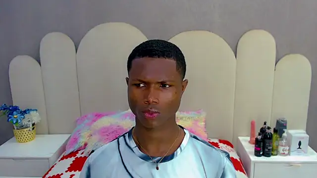 Snapshot of joel_blackcock chatting on 10/26/25, 03:18 joel blackcock online show from 10/26/25, 03:18