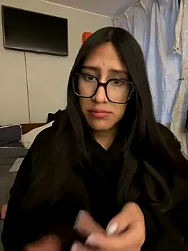 AleFantasy0001 online show from 10/29/25, 04:15