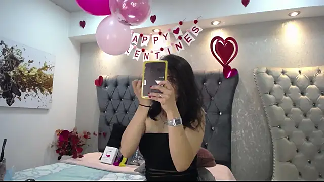 Snapshot of Melodi_Roux chatting on 02/14/25, 02:54 Melodi Roux online show from 02/14/25, 02:54