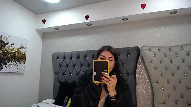 Snapshot of Melodi_Roux chatting on 03/01/25, 12:34 Melodi Roux online show from 03/01/25, 12:34