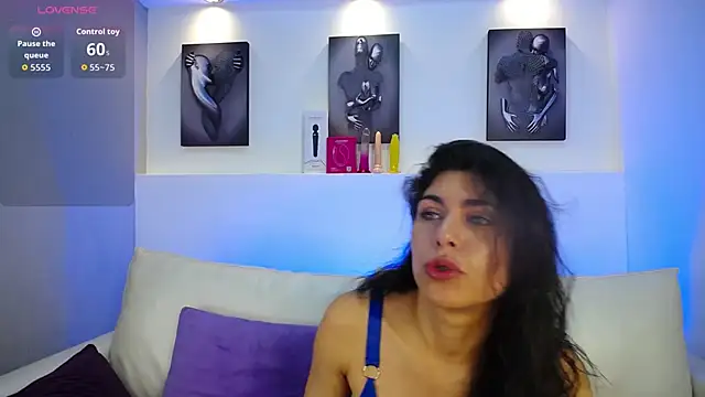 Snapshot of Melodi_Roux chatting on 09/17/25, 01:13 Melodi Roux online show from 09/17/25, 01:13