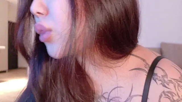 Yuriko May online show from 11/14/25, 04:06