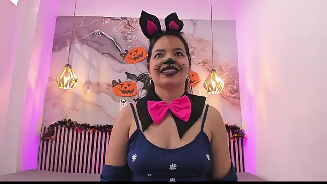 EvelynSweet1 online show from 10/31/25, 07:59