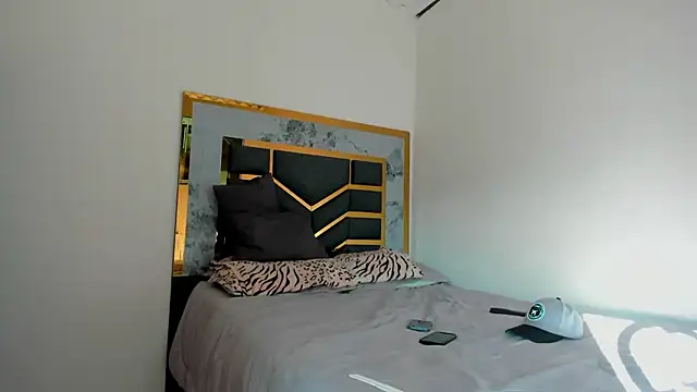 Snapshot of MattDevon chatting on 10/06/25, 09:23 MattDevon online show from 10/06/25, 09:23