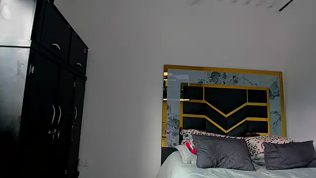 Snapshot of MattDevon chatting on 10/17/25, 10:01 MattDevon online show from 10/17/25, 10:01