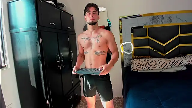 Snapshot of MattDevon chatting on 11/08/25, 07:34 MattDevon online show from 11/08/25, 07:34