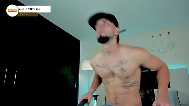 Snapshot of MattDevon chatting on 11/25/25, 03:50 MattDevon online show from 11/25/25, 03:50