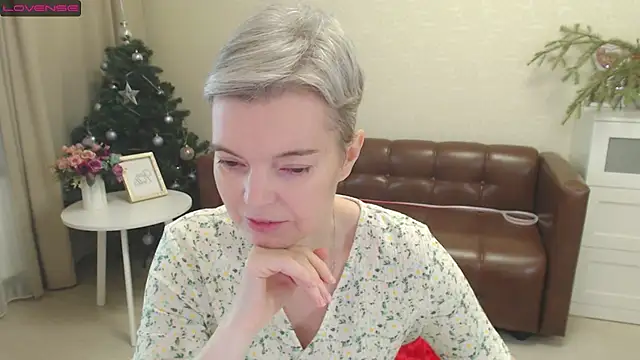 Snapshot of Cutie_Erikaa1 chatting on 12/20/24, 03:47 Cutie Erikaa1 online show from 12/20/24, 03:47