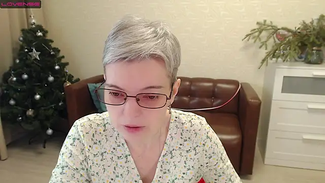Snapshot of Cutie_Erikaa1 chatting on 12/21/24, 02:19 Cutie Erikaa1 online show from 12/21/24, 02:19