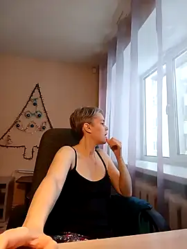 Snapshot of Cutie_Erikaa1 chatting on 12/23/24, 07:17 Cutie Erikaa1 online show from 12/23/24, 07:17