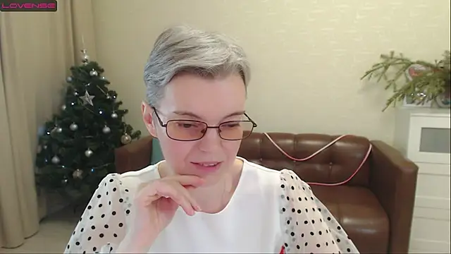 Snapshot of Cutie_Erikaa1 chatting on 12/25/24, 05:37 Cutie Erikaa1 online show from 12/25/24, 05:37