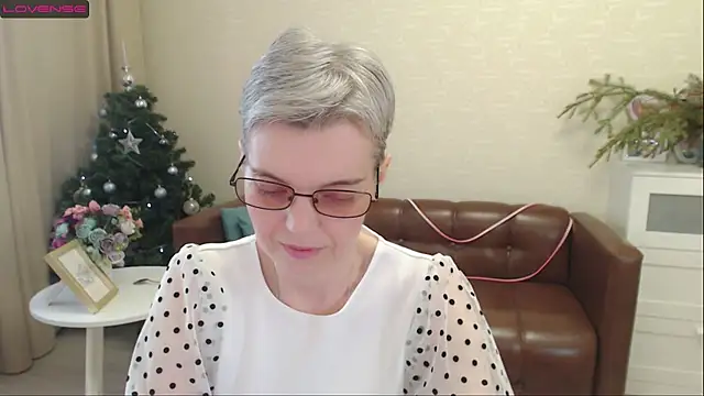 Snapshot of Cutie_Erikaa1 chatting on 12/25/24, 08:40 Cutie Erikaa1 online show from 12/25/24, 08:40