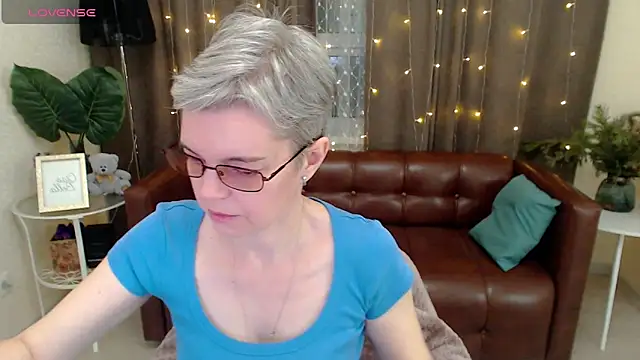 Snapshot of Cutie_Erikaa1 chatting on 12/27/24, 02:36 Cutie Erikaa1 online show from 12/27/24, 02:36