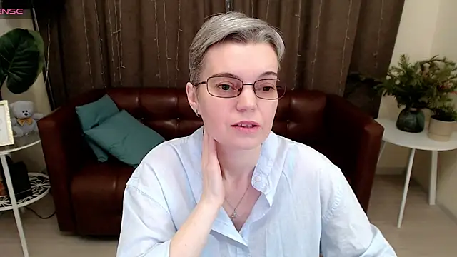 Snapshot of Cutie_Erikaa1 chatting on 01/11/25, 02:30 Cutie Erikaa1 online show from 01/11/25, 02:30