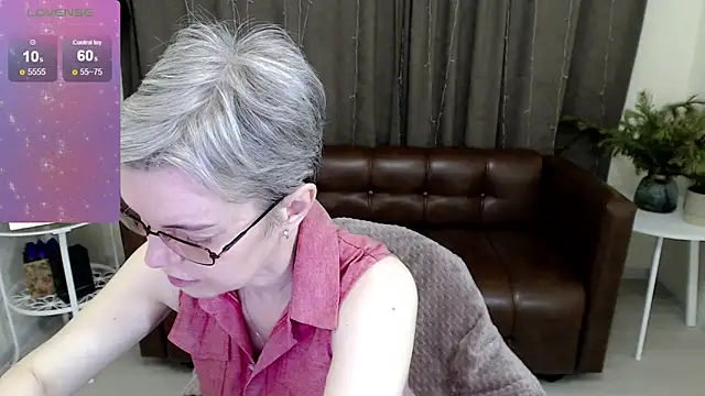 Snapshot of Cutie_Erikaa1 chatting on 01/15/25, 02:38 Cutie Erikaa1 online show from 01/15/25, 02:38