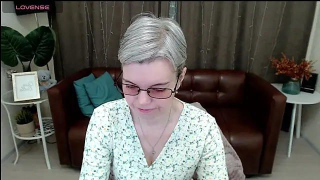 Snapshot of Cutie_Erikaa1 chatting on 01/22/25, 02:37 Cutie Erikaa1 online show from 01/22/25, 02:37