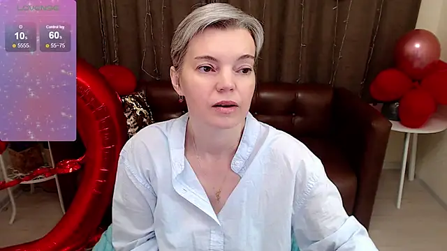 Snapshot of Cutie_Erikaa1 chatting on 02/14/25, 02:28 Cutie Erikaa1 online show from 02/14/25, 02:28