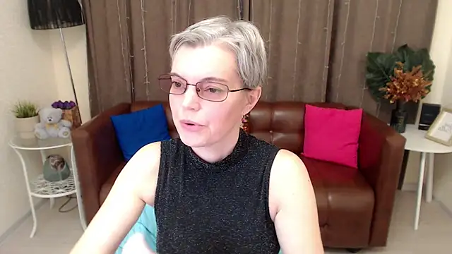 Snapshot of Cutie_Erikaa1 chatting on 02/26/25, 02:48 Cutie Erikaa1 online show from 02/26/25, 02:48