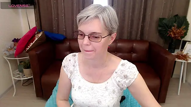Snapshot of Cutie_Erikaa1 chatting on 03/02/25, 08:27 Cutie Erikaa1 online show from 03/02/25, 08:27