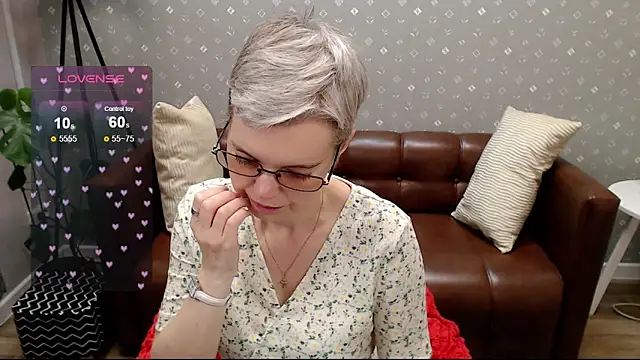 Snapshot of Cutie_Erikaa1 chatting on 09/26/25, 02:26 Cutie Erikaa1 online show from 09/26/25, 02:26