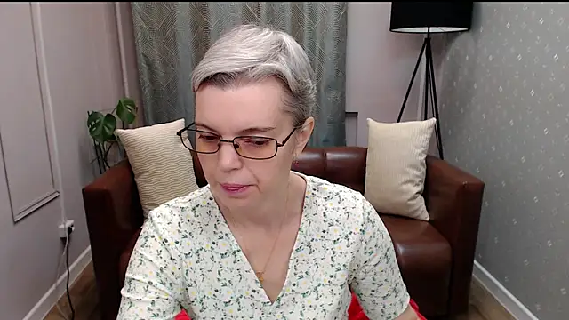 Snapshot of Cutie_Erikaa1 chatting on 10/18/25, 02:25 Cutie Erikaa1 online show from 10/18/25, 02:25