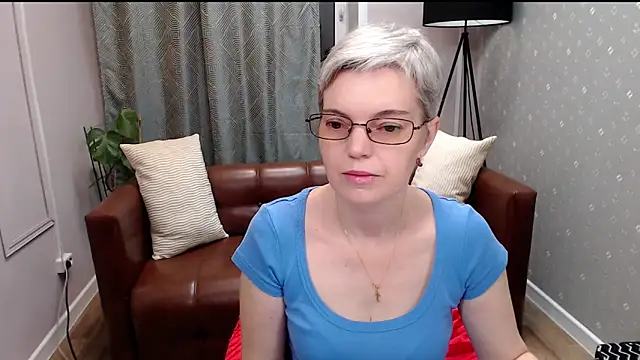 Snapshot of Cutie_Erikaa1 chatting on 10/19/25, 02:12 Cutie Erikaa1 online show from 10/19/25, 02:12