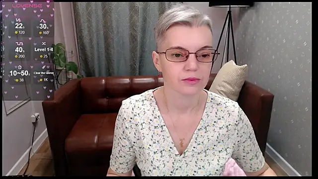 Snapshot of Cutie_Erikaa1 chatting on 11/13/25, 02:10 Cutie Erikaa1 online show from 11/13/25, 02:10