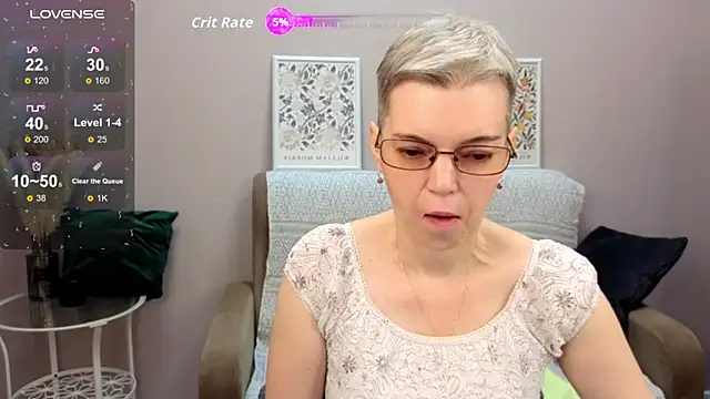 Snapshot of Cutie_Erikaa1 chatting on 11/23/25, 02:22 Cutie Erikaa1 online show from 11/23/25, 02:22