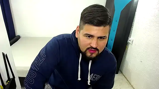 pitbullveryhot online show from 10/13/25, 12:38