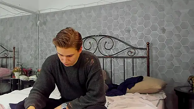 Snapshot of Marcus_Swampov chatting on 12/19/24, 11:35 Marcus Swampov online show from 12/19/24, 11:35