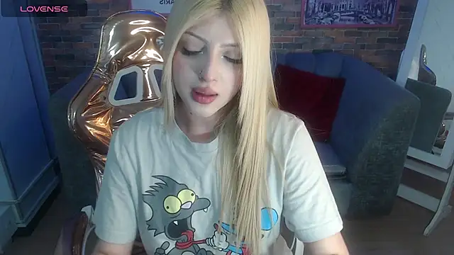 Kitty fox b online show from 02/24/25, 10:58