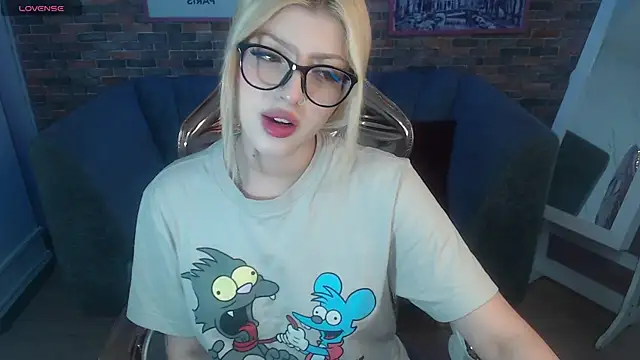 Kitty fox b online show from 03/10/25, 12:59