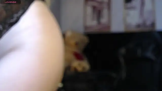 Kitty fox b online show from 03/21/25, 03:57