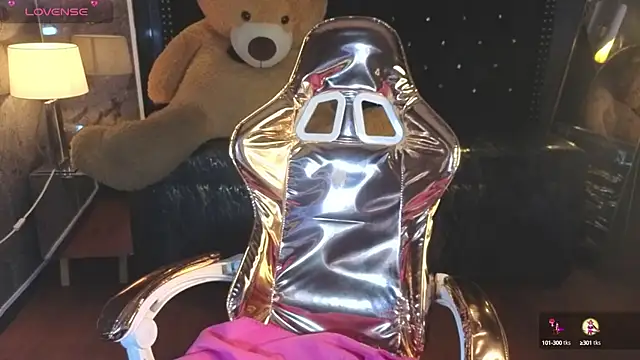 Kitty fox b online show from 10/10/25, 12:59