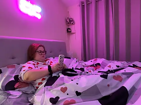Snapshot of Tallulah-mae-xoxox chatting on 01/12/25, 08:57 Tallulah-mae-xoxox online show from 01/12/25, 08:57